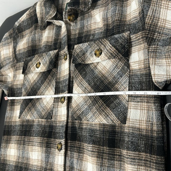 Wild Fable Plaid Flannel Shacket – Size M - Picture 6 of 8